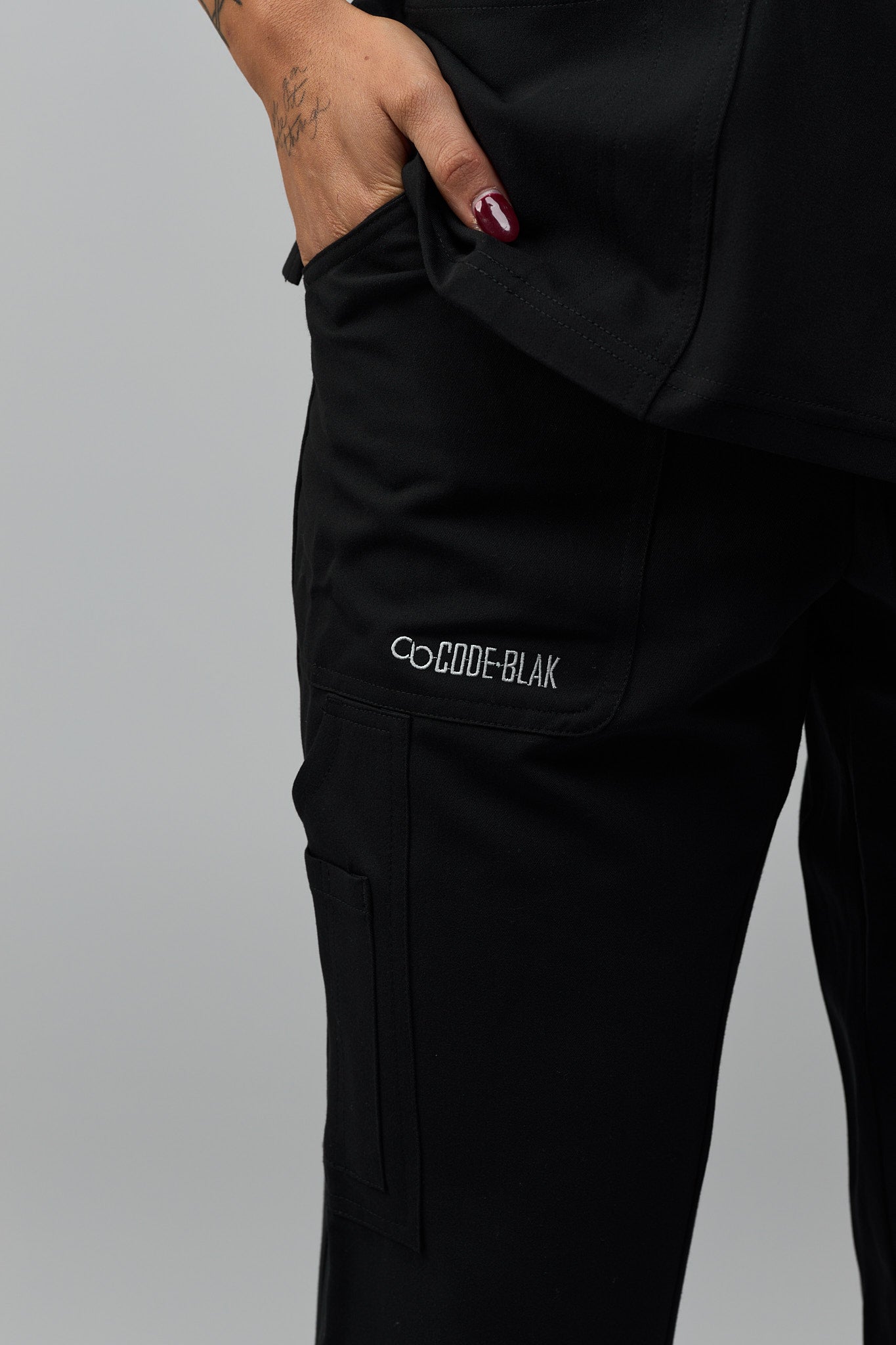 LuxeFlex™ Straight Leg Scrub Pants – Women's Nursing Scrubs | Black