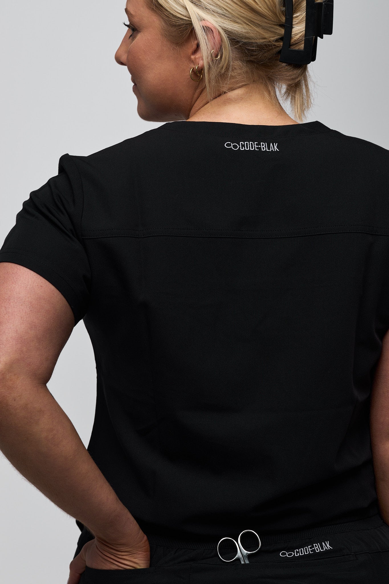 LuxeFlex™ Crew-Neck Scrub Top – Women's Nursing Scrubs | Black