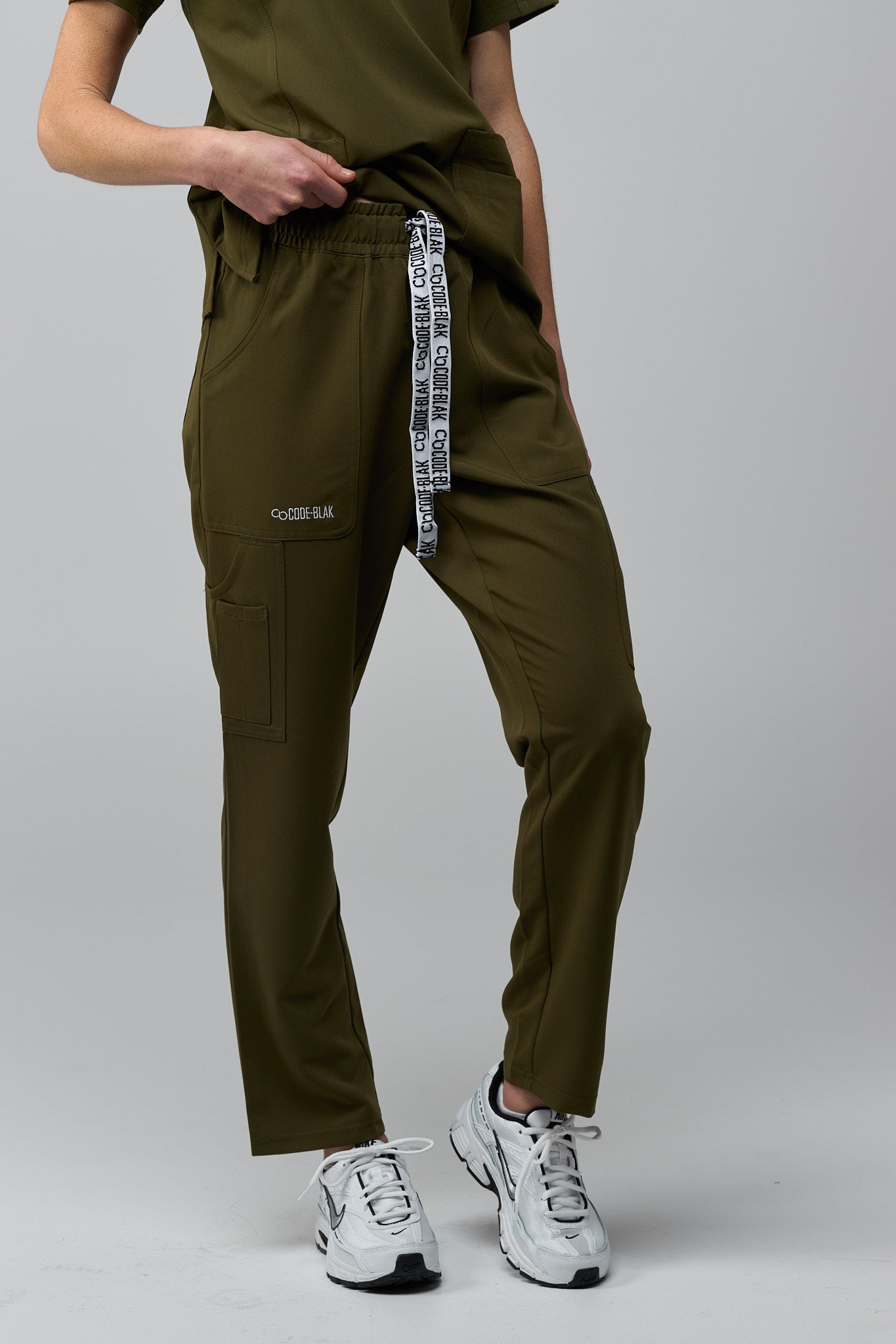 LuxeFlex™ Straight Leg Scrub Pants – Women's Nursing Scrubs | Olive