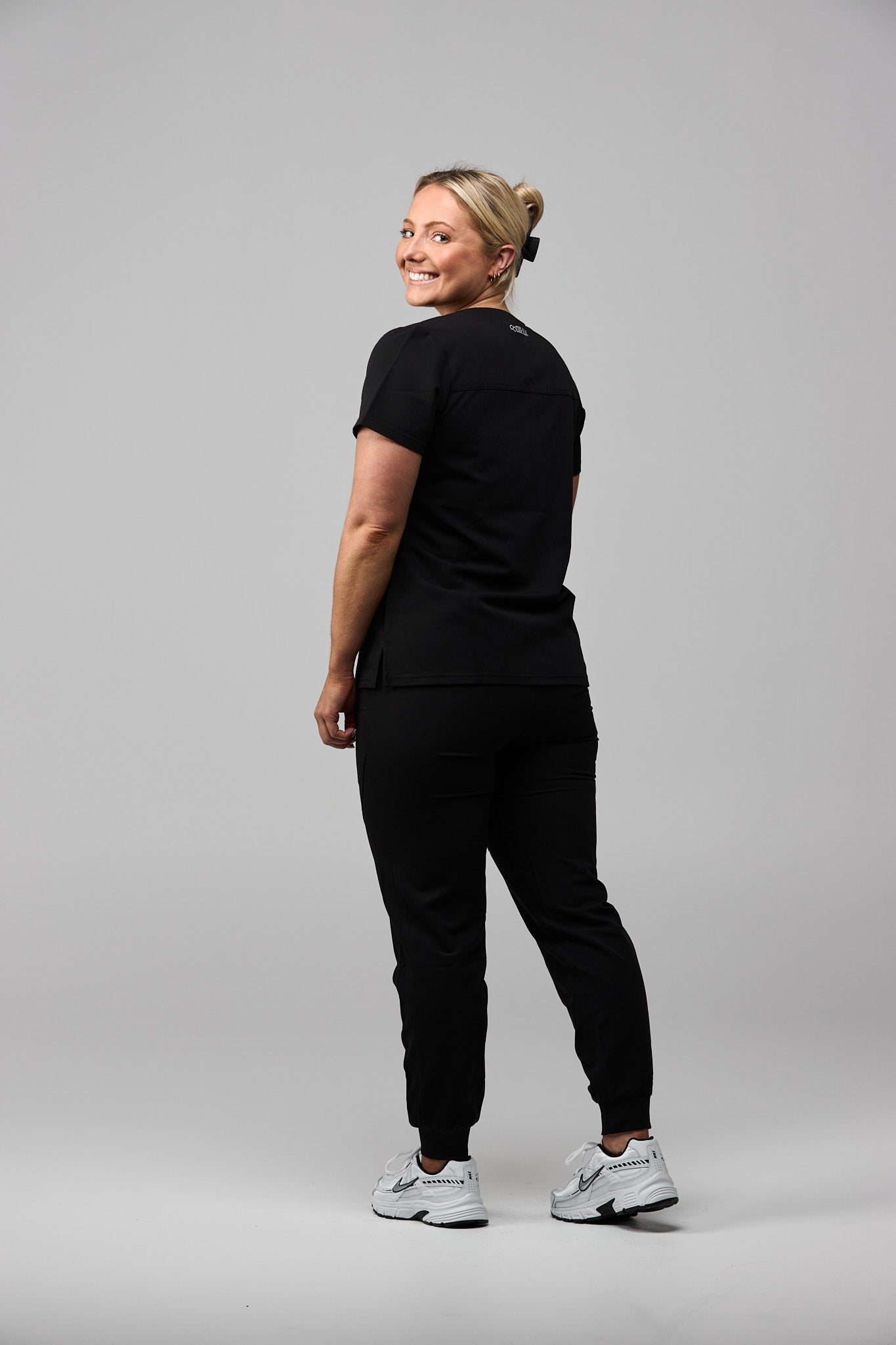 LuxeFlex™ Crew-Neck Scrub Top – Women's Nursing Scrubs | Black