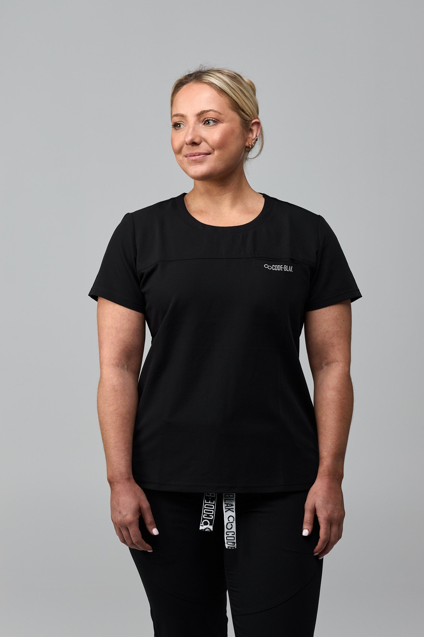 LuxeFlex™ Crew-Neck Scrub Top – Women's Nursing Scrubs | Black