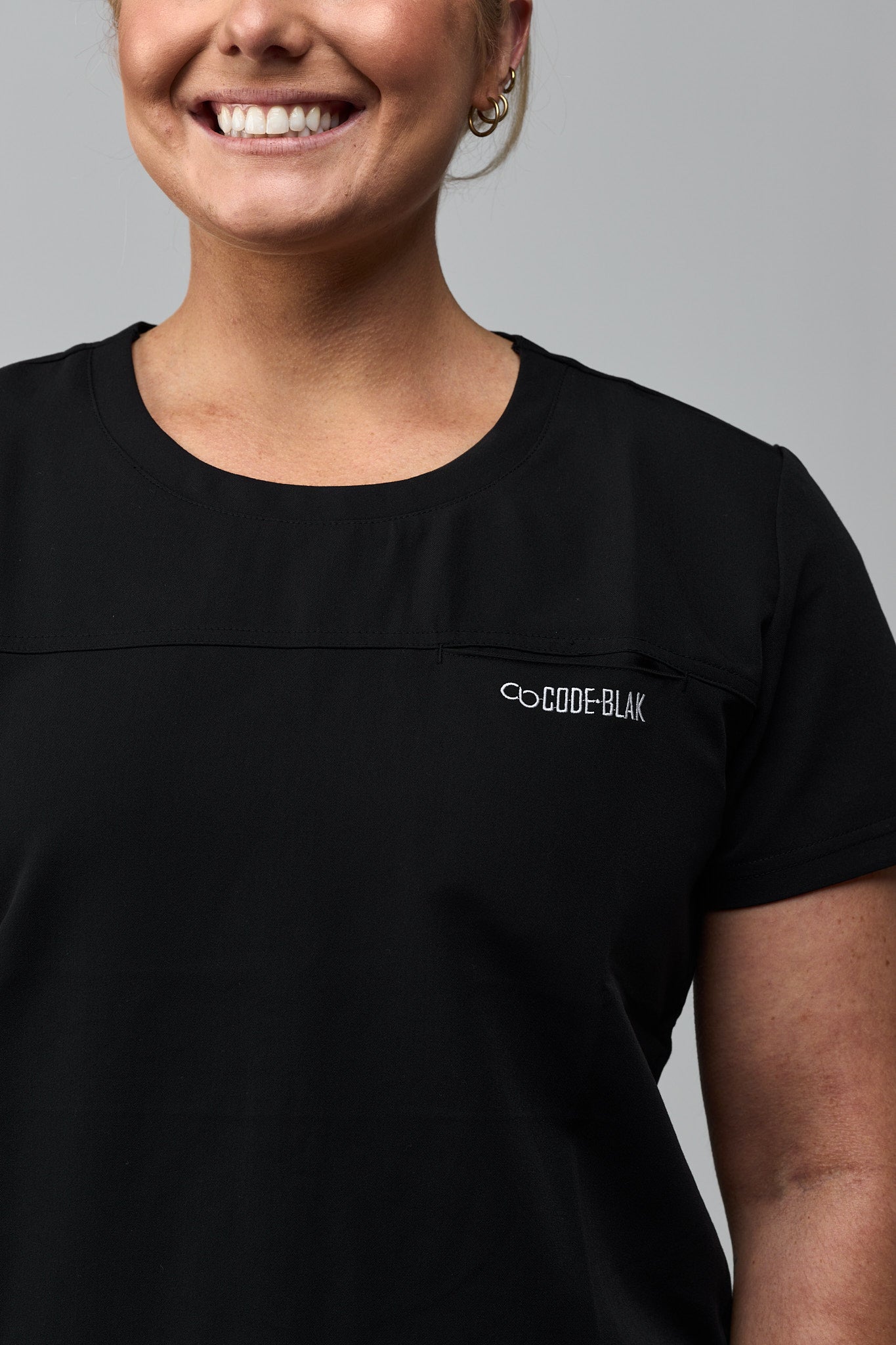 LuxeFlex™ Crew-Neck Scrub Top – Women's Nursing Scrubs | Black