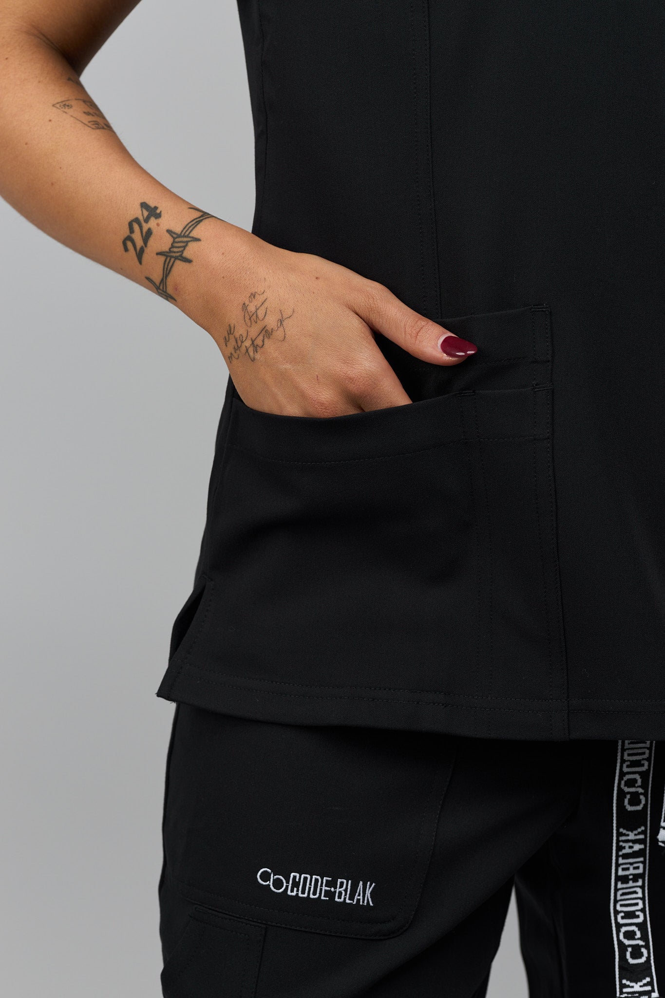 LuxeFlex™ V-Neck Scrub Top – Women's Nursing Scrubs | Black